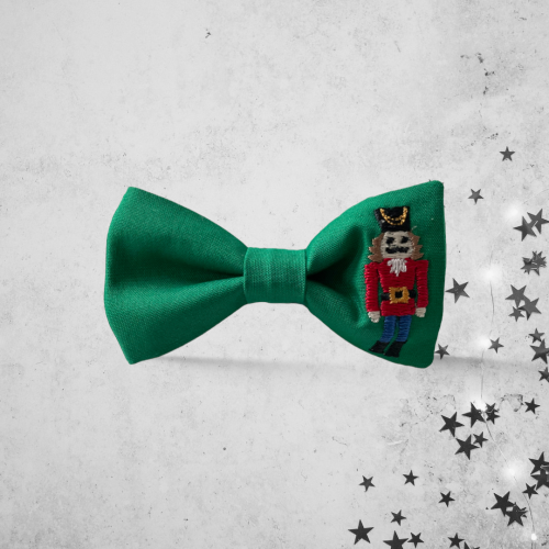 MHD012 Muszka dziecięca dla chłopca DZIADEK DO ORZECHÓW ZIELONA.PNG