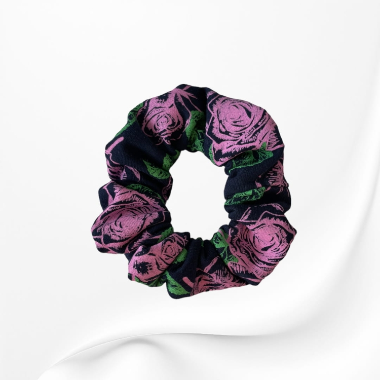 GS021 Gumka frotka scrunchie średnia róże granatowa.JPG