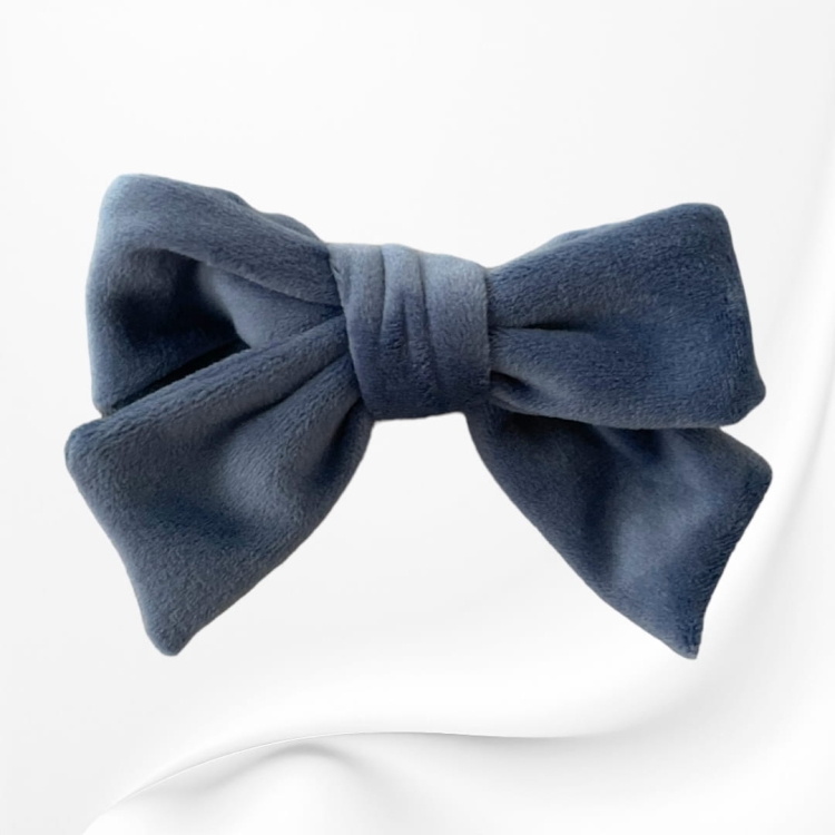 SKD019 SPINKA KOKARDKA DUŻA WELUROWA NIEBIESKA JEANSOWA.JPG