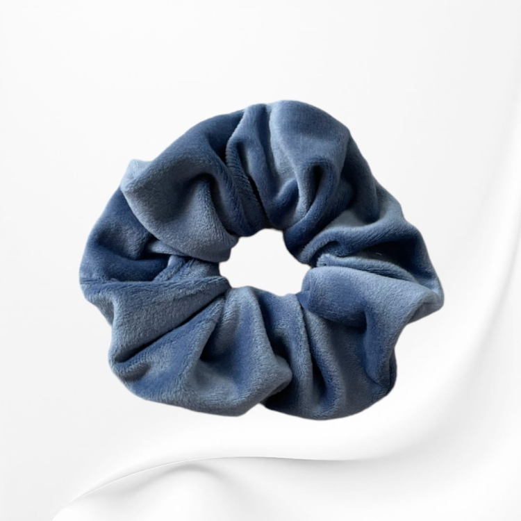 GM069 GUMKA FROTKA SCRUNCHIE DUŻA WELUROWA NIEBIESKA jeansowa.JPG