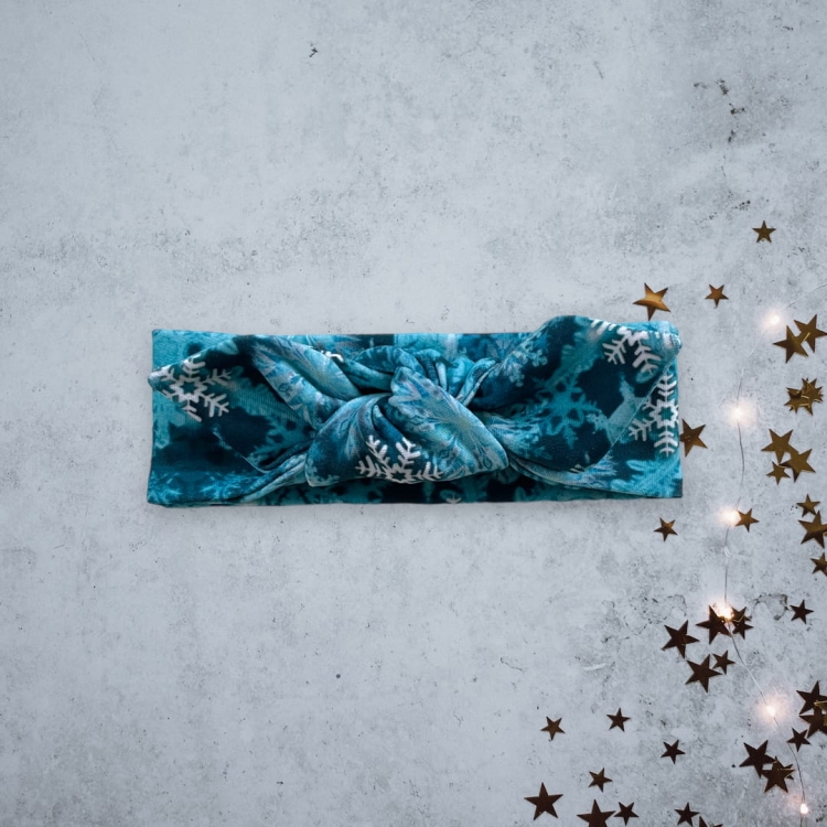 OD088 OPASKA PIN UP NIEMOWLĘCA Z KOKARDĄ śnieżynki niebieska.JPG