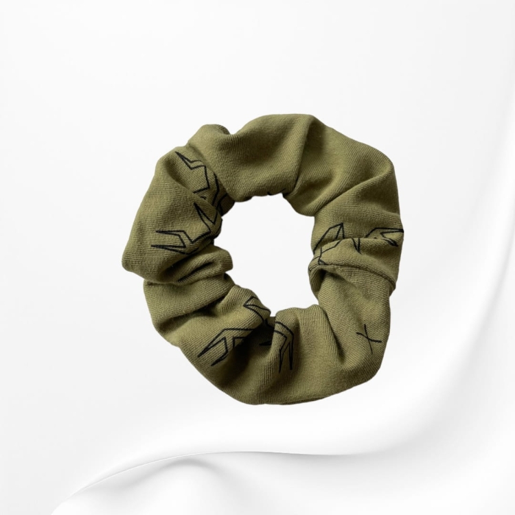GS049 Gumka frotka scrunchie średnia JELENIE ZIELONA.JPG