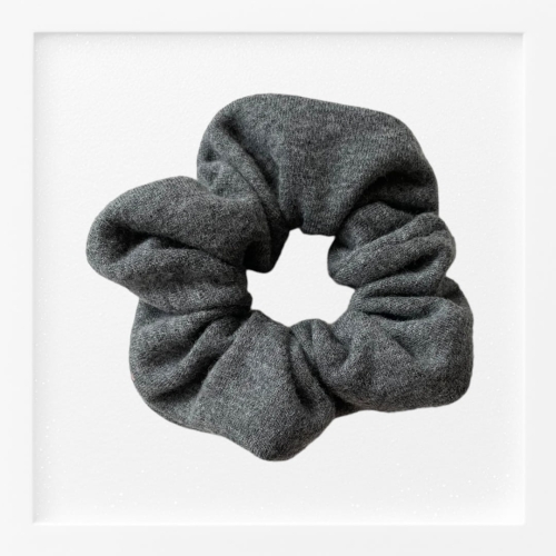 GM081 Gumka z materiału frotka na włosy na rękę do włosów dresowa szara grafitowa grubsza.JPG