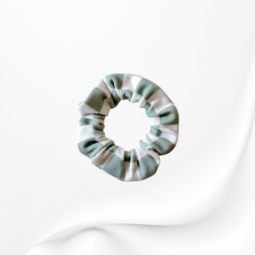 GD094 Gumka frotka scrunchy scrunchie szachownica miętowa.JPG