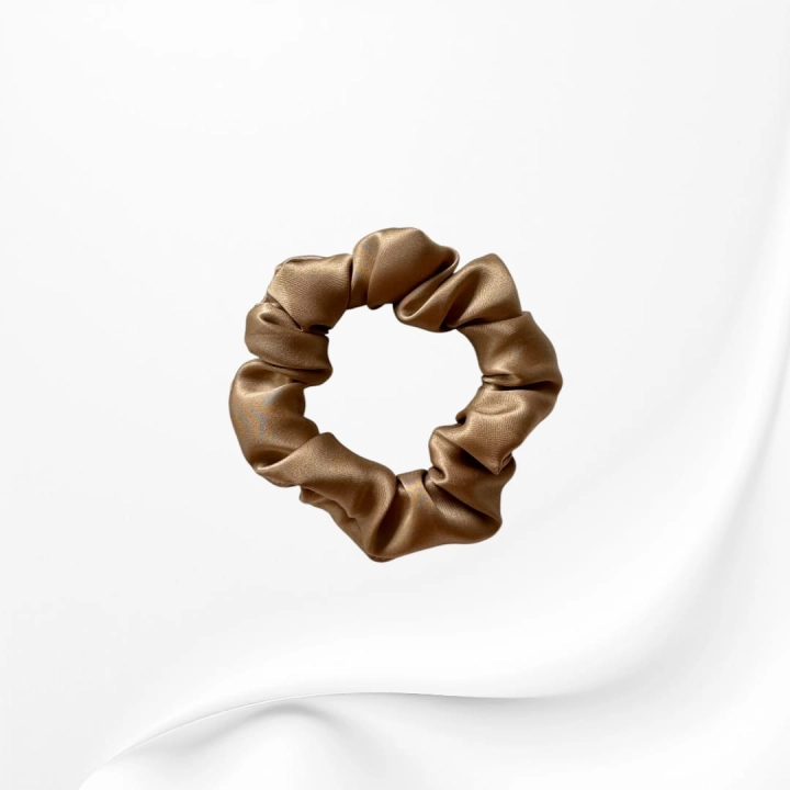 GJM002 JEDWABNA SCRUNCHIE GUMKA DO WŁOSÓW MINI KARMELOWA.JPG