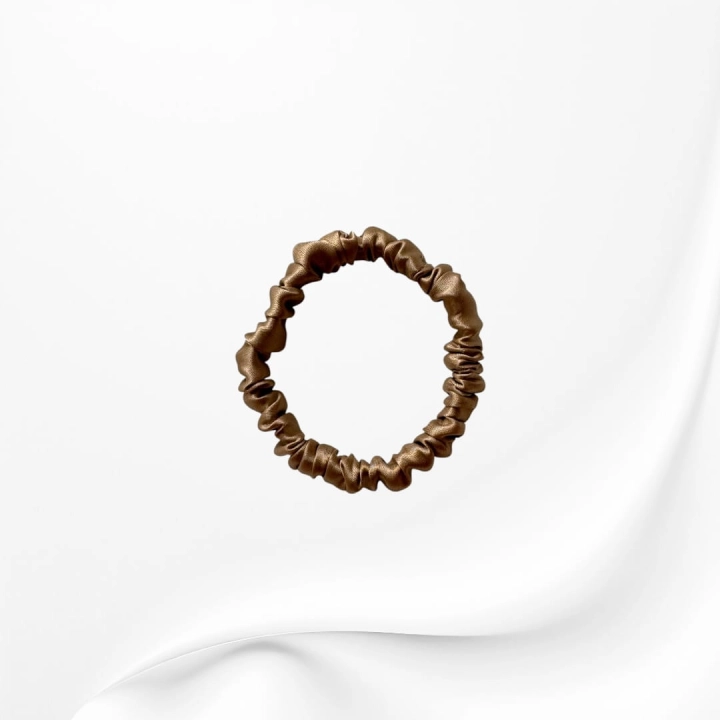 GJMC002 GUMKA WĄSKA JEDWABNA SCRUNCHIE DO WŁOSÓW MICRO KARMELOWA.JPG