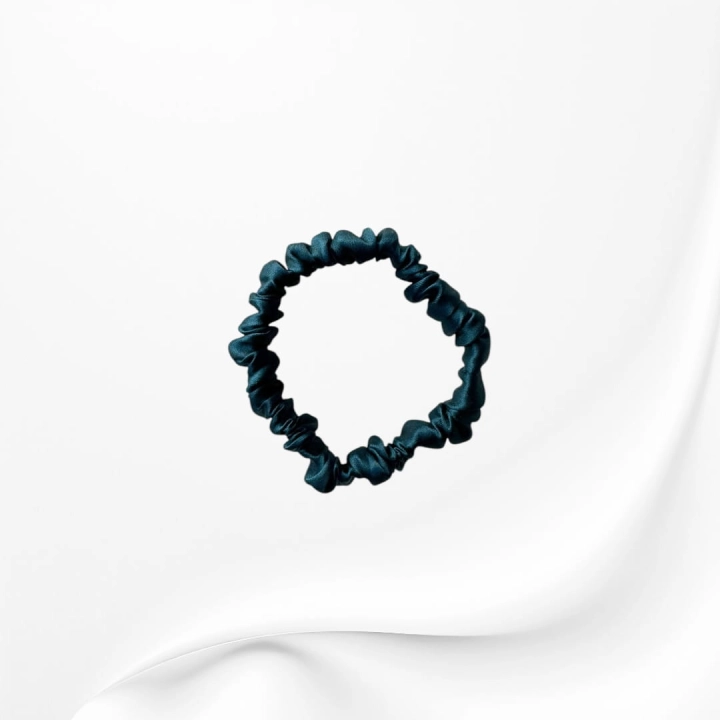 GJMC012 GUMKA WĄSKA JEDWABNA SCRUNCHIE DO WŁOSÓW MICRO ZIELONA MORSKA.JPEG