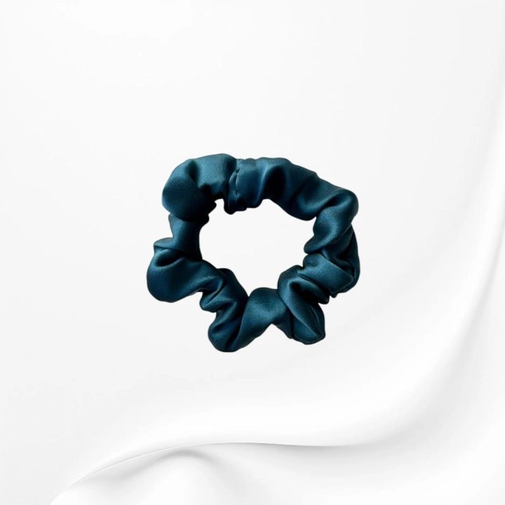 GJM012 JEDWABNA SCRUNCHIE GUMKA DO WŁOSÓW MINI zielona morska.JPEG
