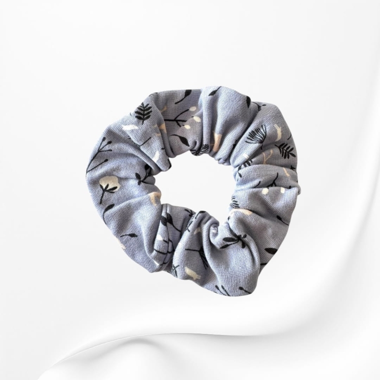 GS079 Gumka frotka scrunchie kwiaty łączka niebieska.JPEG
