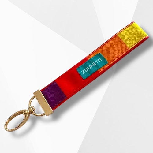 BR025 brelok breloczek na klucze nadgarstek - tęcza.JPEG