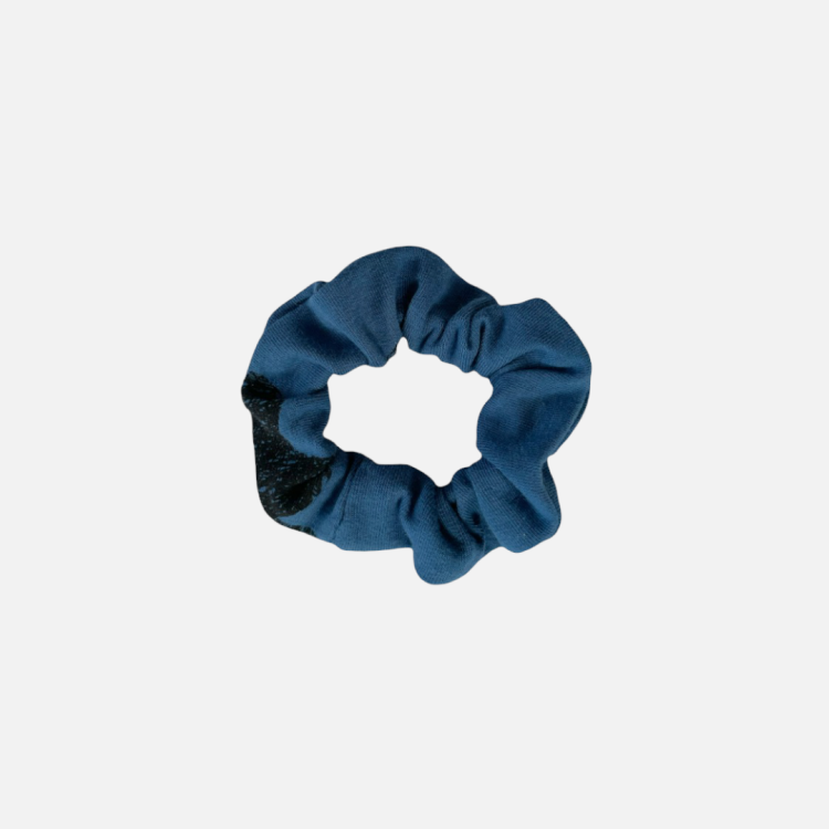 GD028 Gumka frotka scrunchy scrunchie mini NIEBIESKA KRZYŻYKI PLUSY.PNG