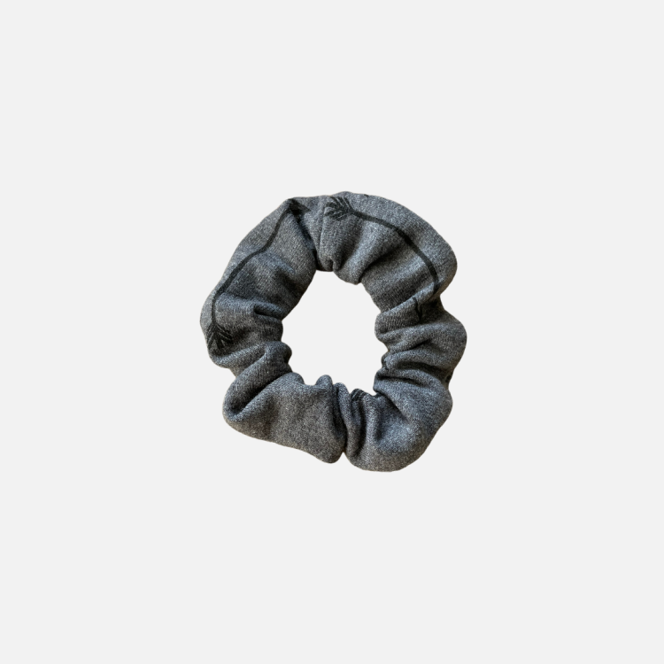 GD031 GUMKA SCRUNCHIE FROTKA SZARA GRAFITOWA STRZAŁKI.PNG